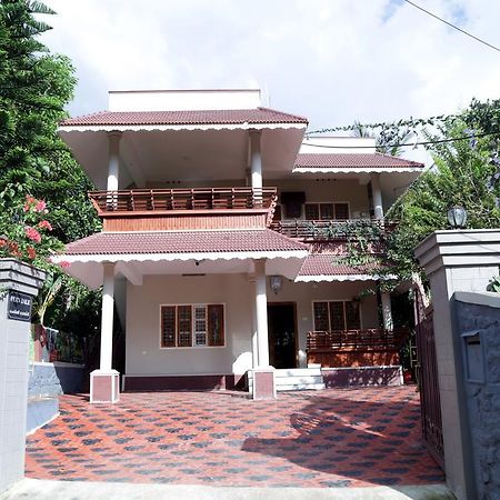 Ferndale Homestay Thekkady Eksteriør bilde